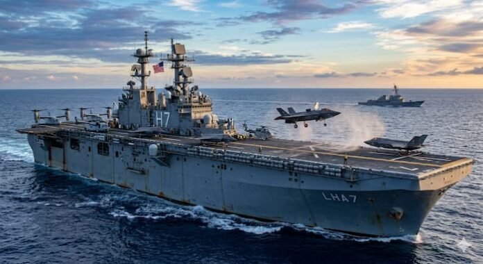 항공모함에서 F-35 전투기가 이륙하는 장면, 미 해군 항모 전단